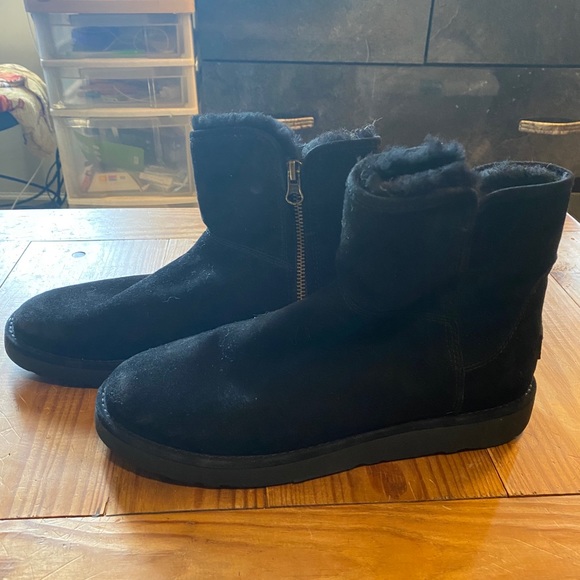 Treadlite UGGs - Picture 2 of 5